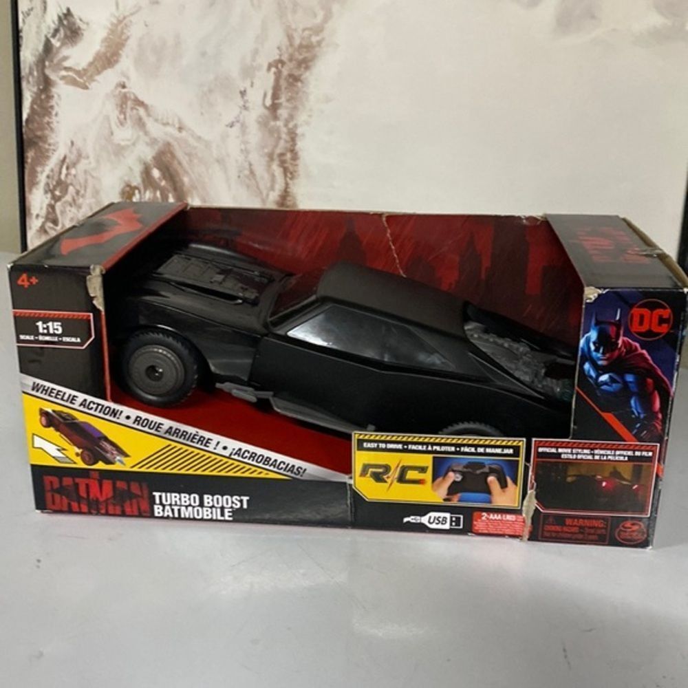 Spin Master Batman‎ Turbo Boost Batmobile DC Wheelie Action Remote Toy